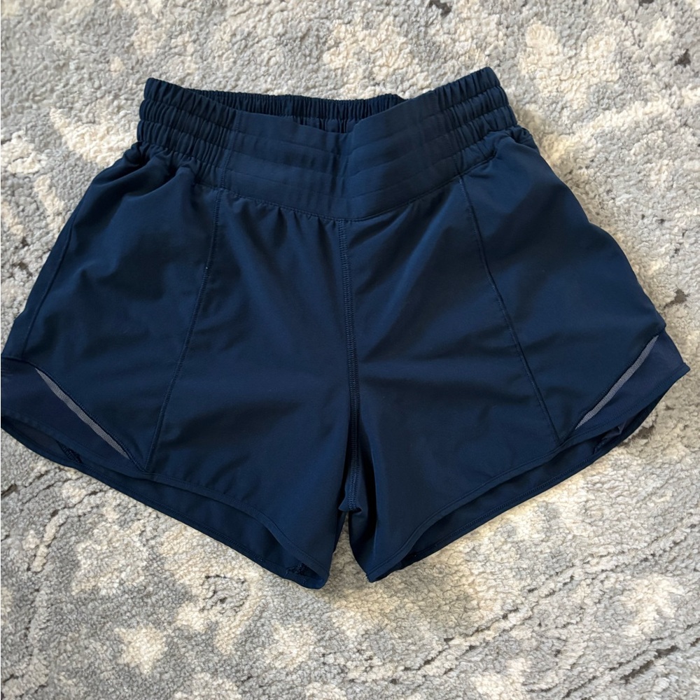Lululemon Hotty Hot 4” shorts High Rise